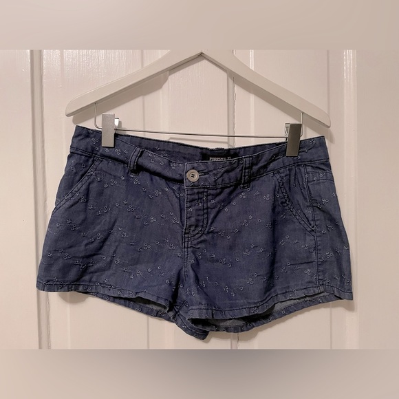 2 for $6 Low rise jeans shorts w/embroidery - Picture 1 of 6